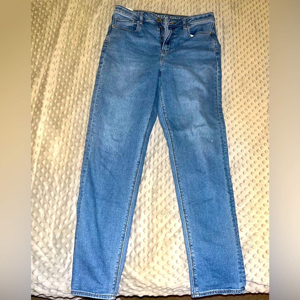 American Eagle Outfitters; size 10 extra long; mom jean; stretch